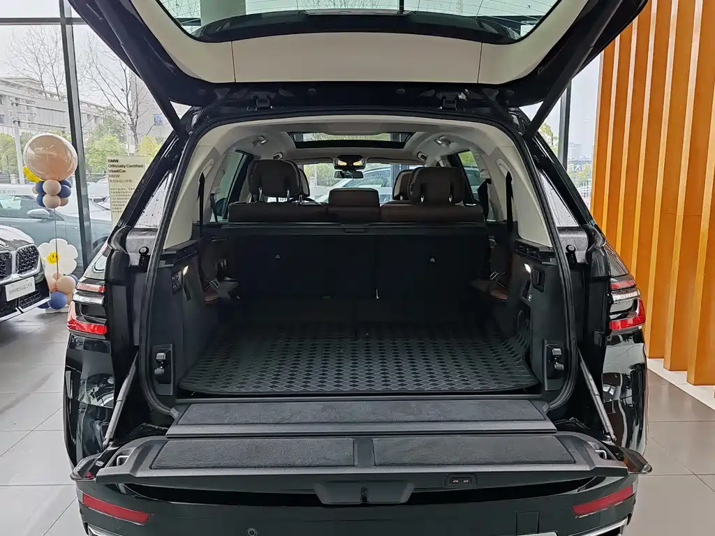 BMW X7 2024 xDrive40i Leading Luxury Package купить на сайте DeffCars