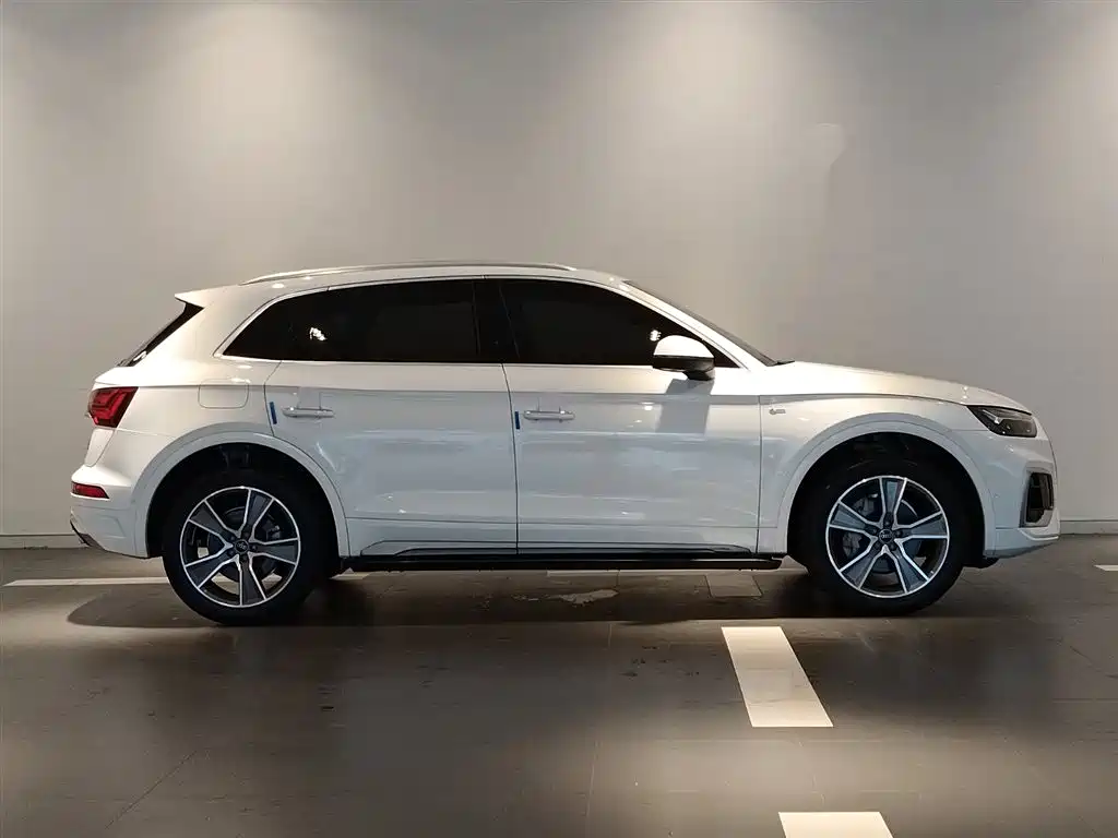 Audi Q5L 2021 45 TFSI luxury and dynamic model купить на сайте DeffCars