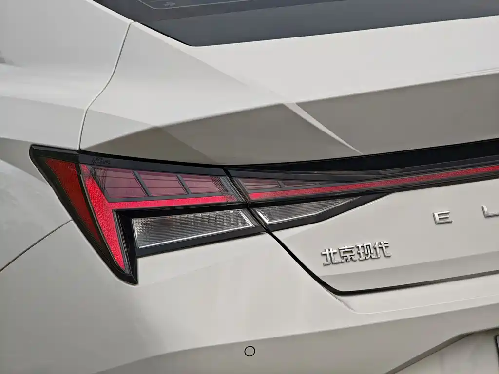 Elantra 2022 1.5L CVT LUX Premium Edition купить на сайте DeffCars