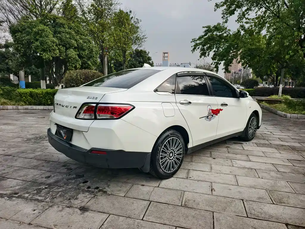 Venucia D60 2020 1.6L Entry Manual Comfort Edition купить на сайте DeffCars