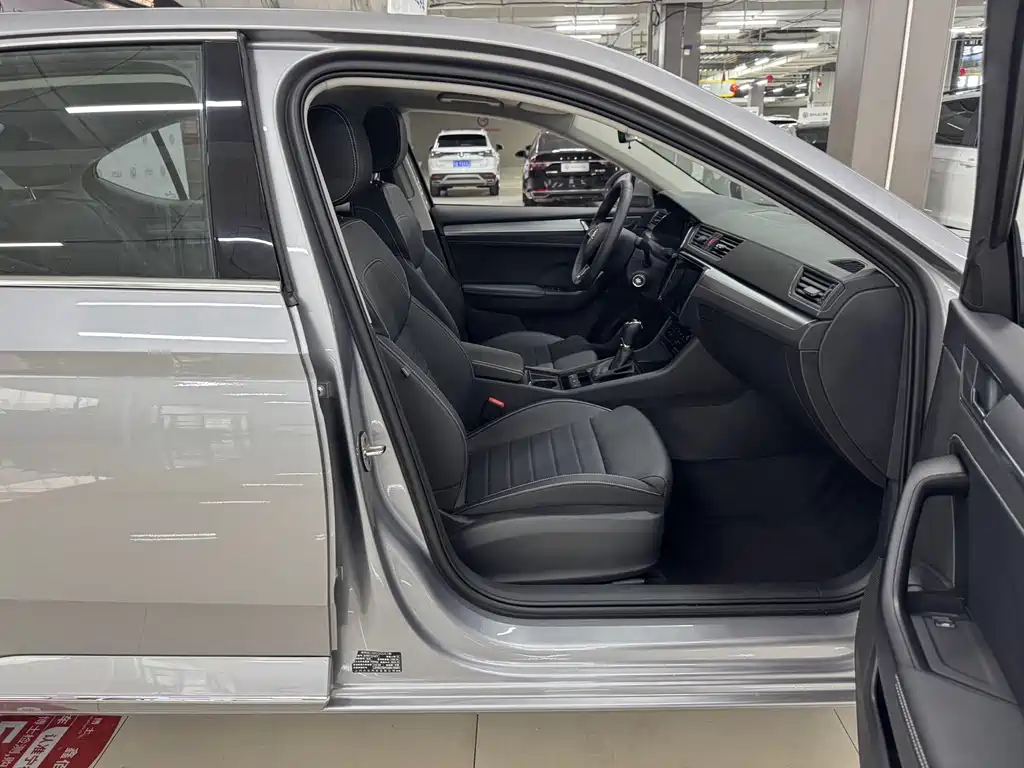 Superb 2025 TSI280 DSG Exclusive Edition купить на сайте DeffCars