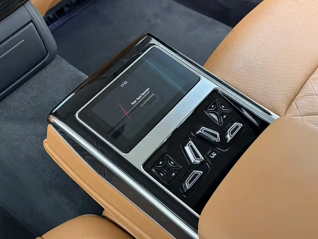 Audi A8 2023 A8L 50 TFSI quattro Premium Selection купить на сайте DeffCars