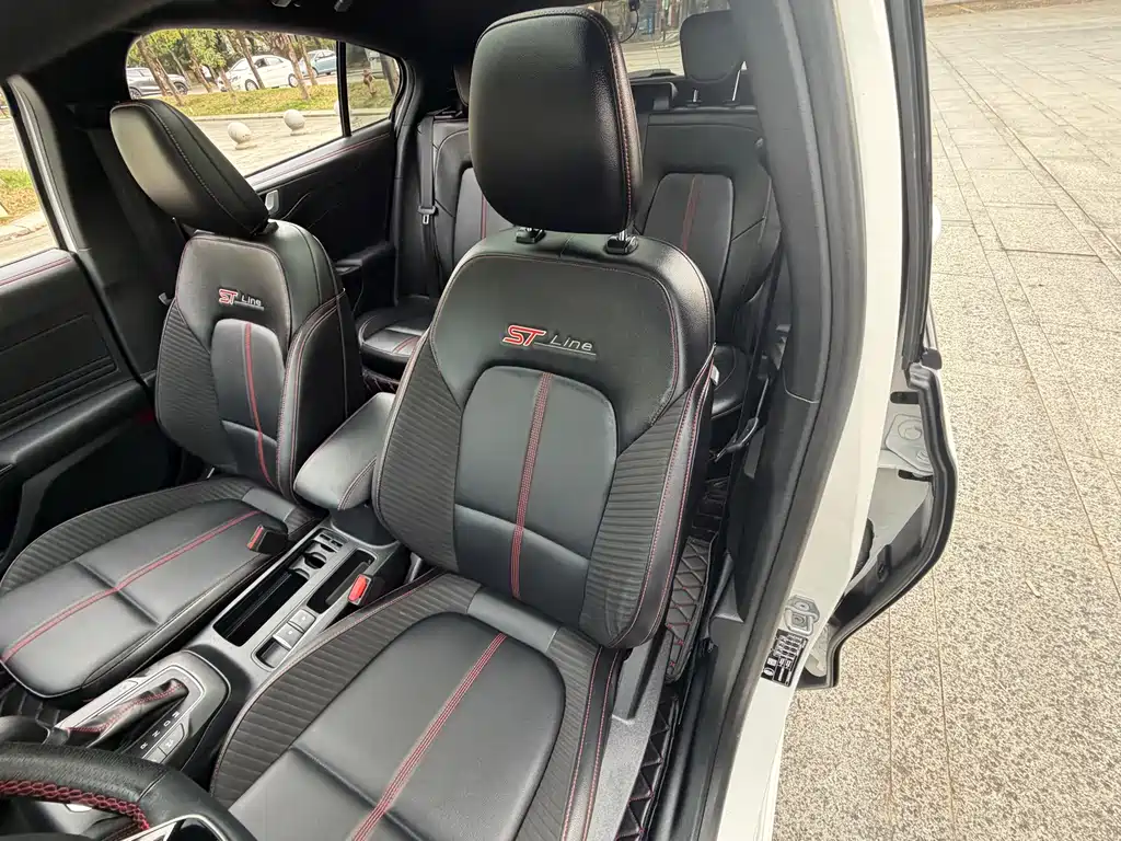 Focus 2022 Hatchback EcoBoost 180 Automatic ST Line купить на сайте DeffCars