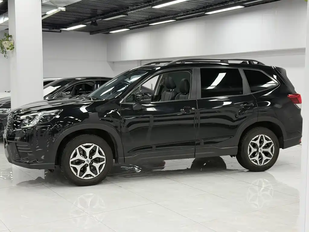 Forester 2022 2.0i AWD Deluxe Edition EyeSight купить на сайте DeffCars