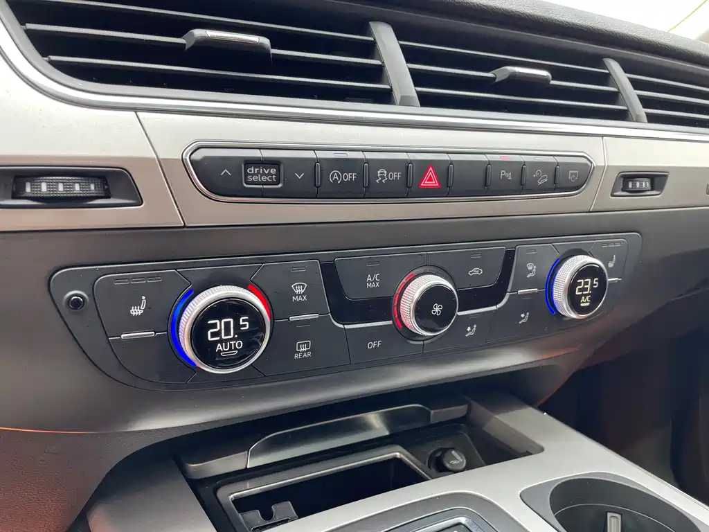Audi Q7 2019 45 TFSI Comfort купить на сайте DeffCars