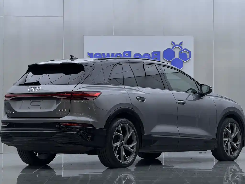 Audi Q5 e-tron 2022 model 40 e-tron star type mecha suit daily version купить на сайте DeffCars