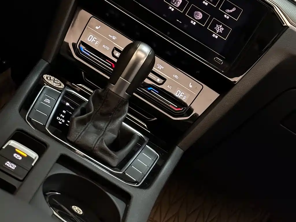Magotan 2023 2 million commemorative edition 330TSI DSG leading model купить на сайте DeffCars