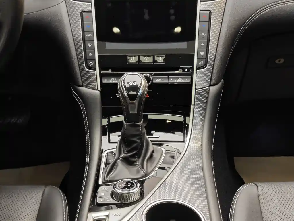 Infiniti Q50L 2018 2.0T Premium Edition National VI купить на сайте DeffCars