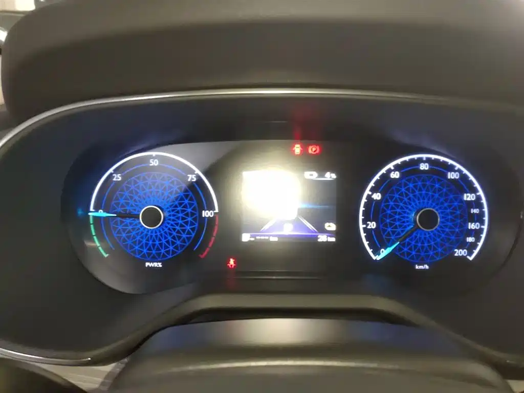 Hongqi E-QM5 2025 500km travel version купить на сайте DeffCars