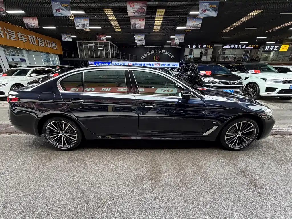 BMW 5 Series 2023 facelift 530Li leading M sports package купить на сайте DeffCars