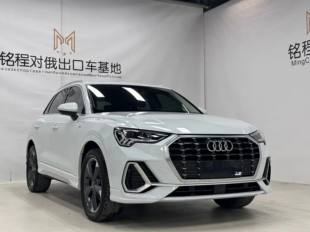 Audi Q3 2022 35 TFSI Fashionable and Dynamic купить на сайте DeffCars
