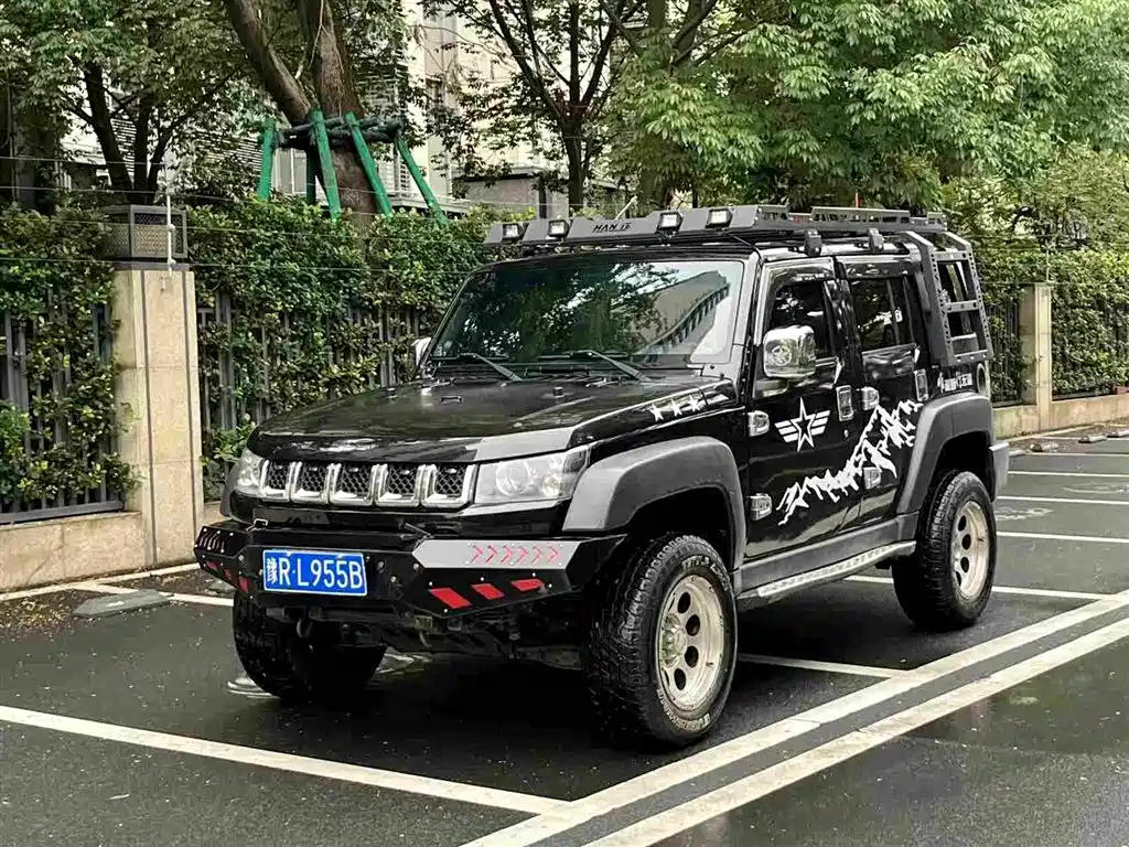 Beijing off-road BJ40 2016 40L 2.3T automatic four-wheel drive exclusive version купить на сайте DeffCars