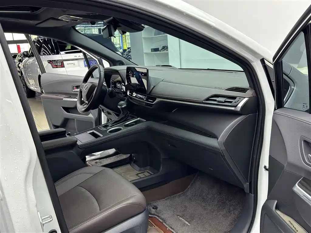 SIENNA 2023 2.5L Hybrid Platinum Edition купить на сайте DeffCars