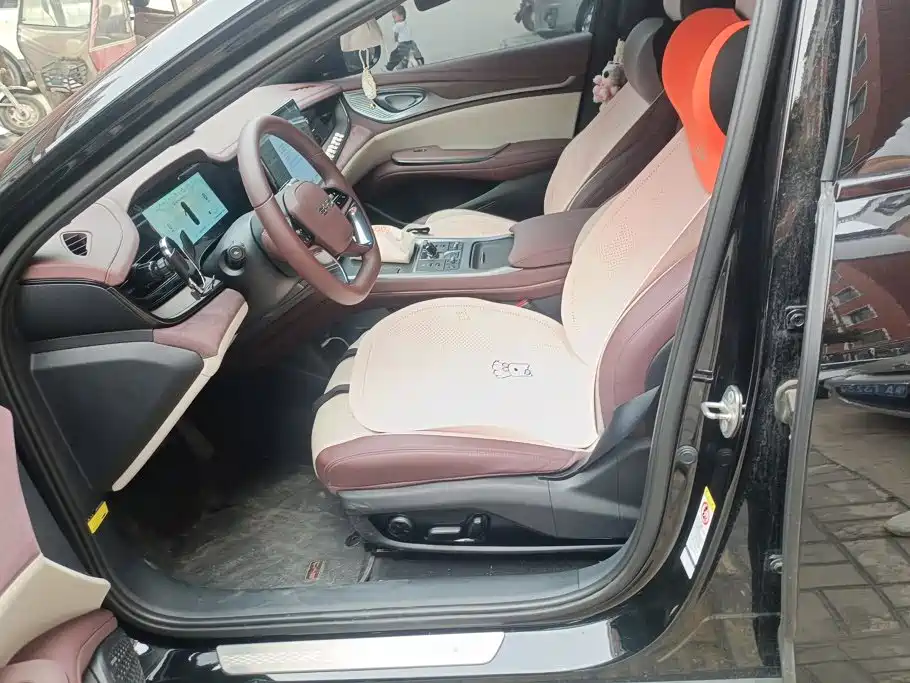 Seal 2023 DM-i 1.5T 121km Honor Type купить на сайте DeffCars