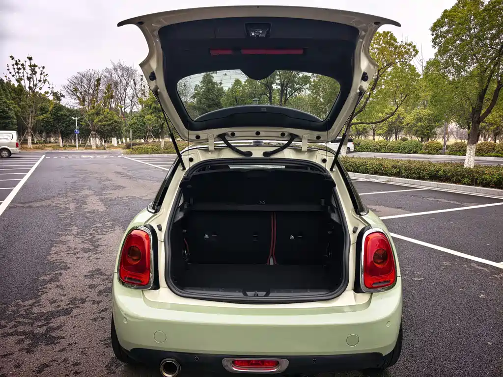 MINI 2018 1.5T COOPER Color Commemorative Edition Five-Door Edition купить на сайте DeffCars