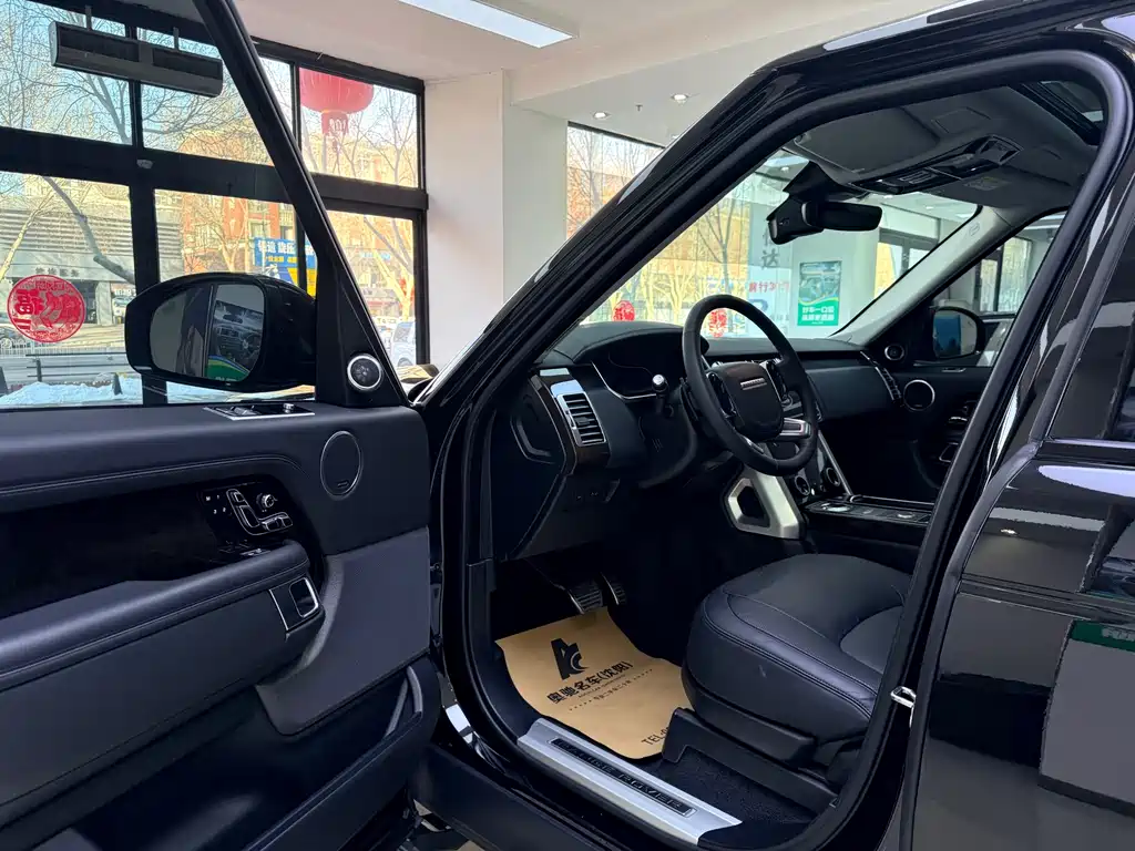 Range Rover 2022 3.0 L6 400PS Legendary Extended Classic Edition купить на сайте DeffCars