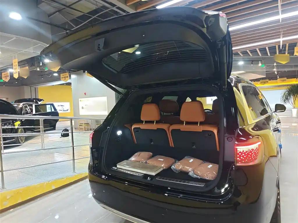 Wenjie M9 2025 extended range Ultra version 52kWh 6-seater version 192-line lidar) купить на сайте DeffCars