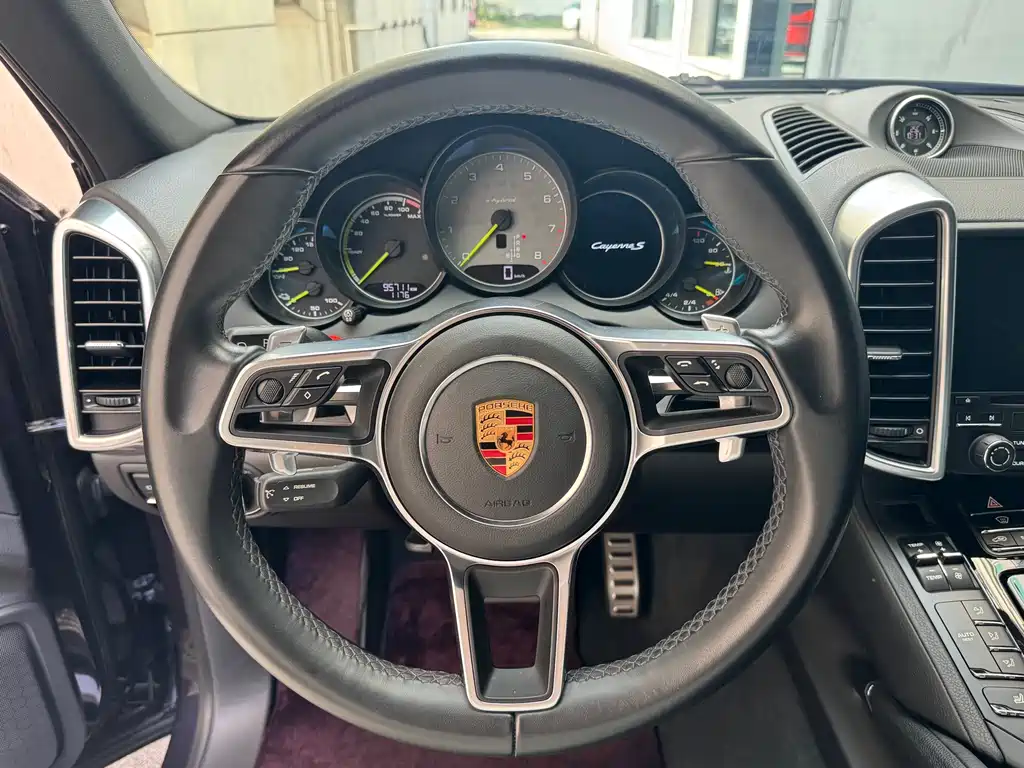 Cayenne New Energy 2016 Cayenne S E-Hybrid 3.0T купить на сайте DeffCars