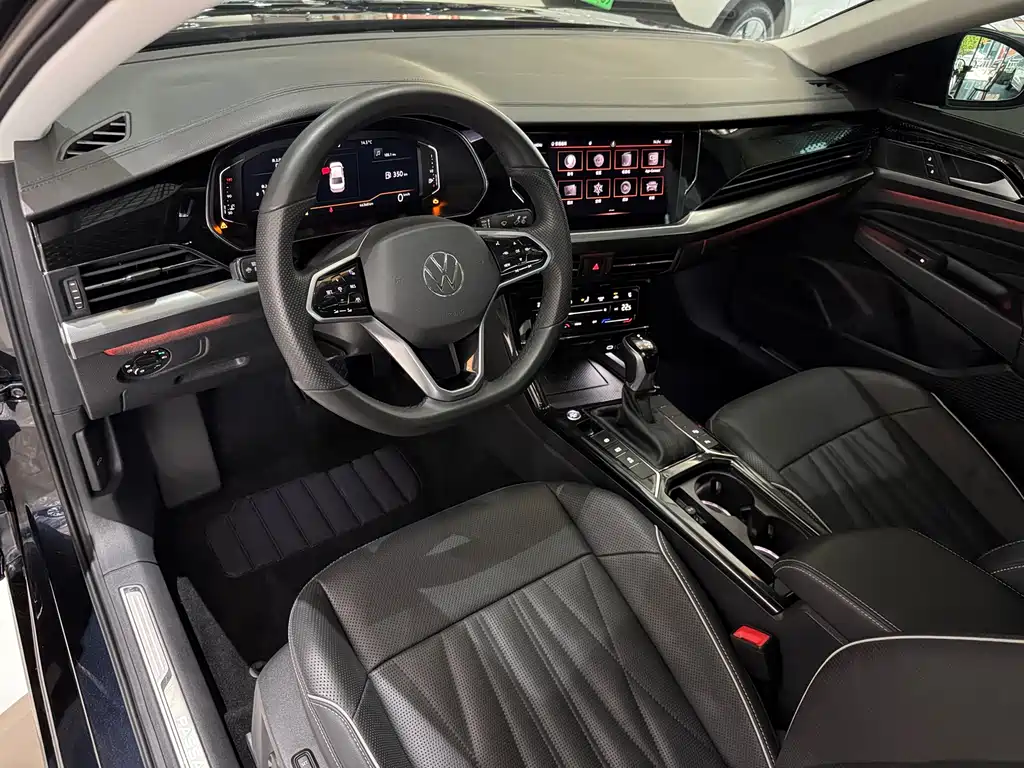 Passat 2022 330TSI Deluxe Edition купить на сайте DeffCars