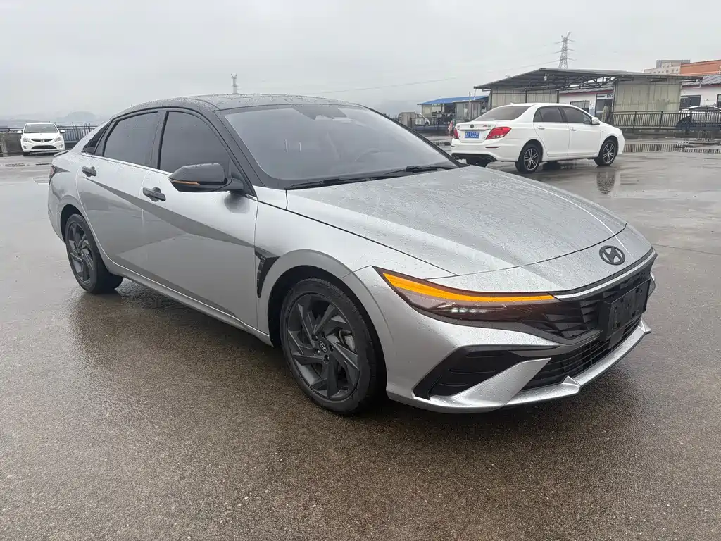 Elantra 2023 1.5L CVT LUX Premium Edition купить на сайте DeffCars