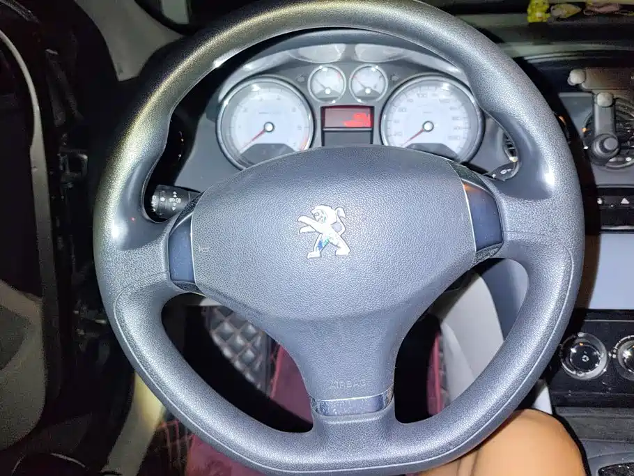 Peugeot 408 2013 2.0L Automatic Comfort Edition купить на сайте DeffCars