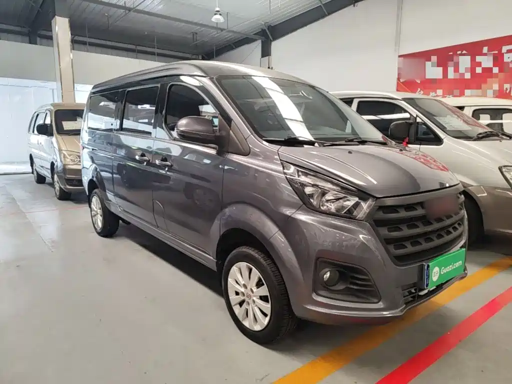 Golden Hiace M Classic 2023 1.5L Traveling Lion Bus 5/6/7 Seats купить на сайте DeffCars