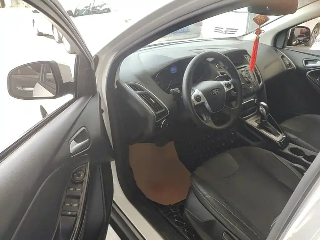 Focus 2012 Three-Car 1.6L Automatic Stylish Edition купить на сайте DeffCars