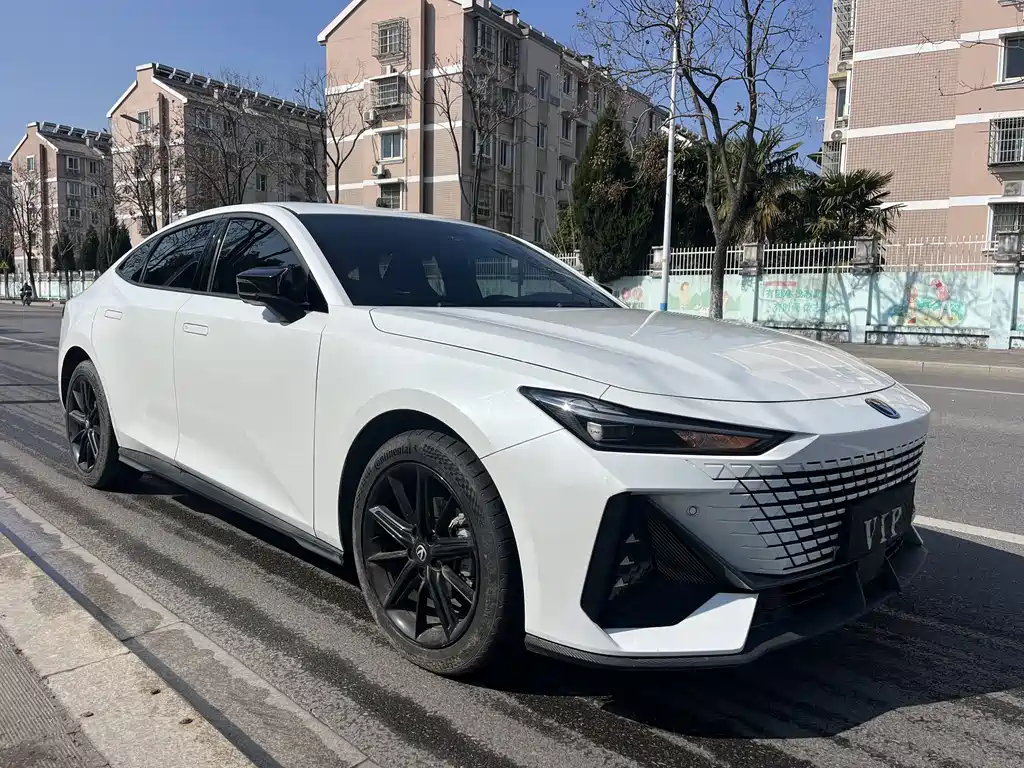 Changan UNI-V 2023 1.5T exclusive model купить на сайте DeffCars