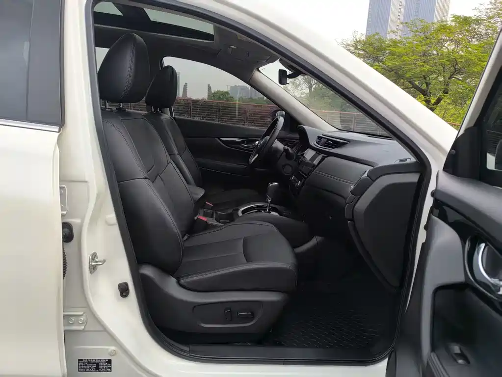 X-Trail 2023 Classic 2.0L 2WD Intelligent Link Premium Edition купить на сайте DeffCars