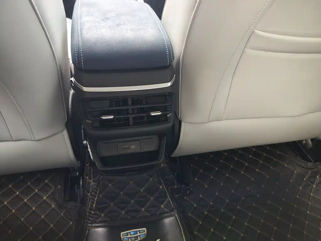 Emgrand 2022 4th generation 1.5L CVT flagship model купить на сайте DeffCars