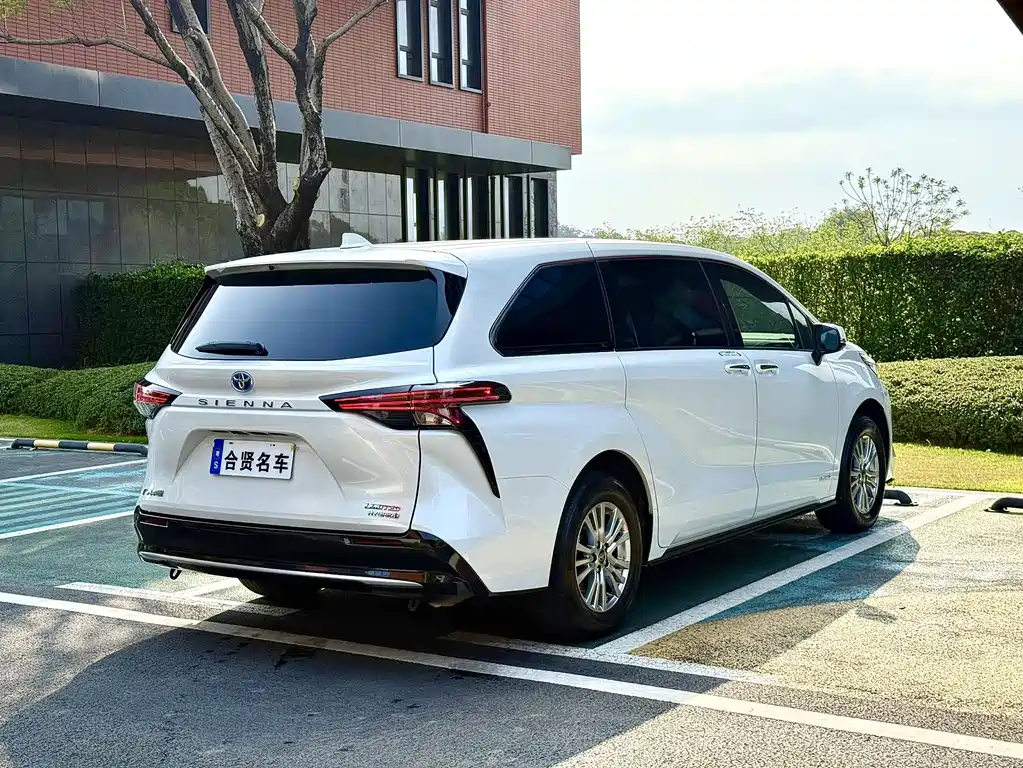 SIENNA 2021 2.5L Hybrid Premium Edition купить на сайте DeffCars