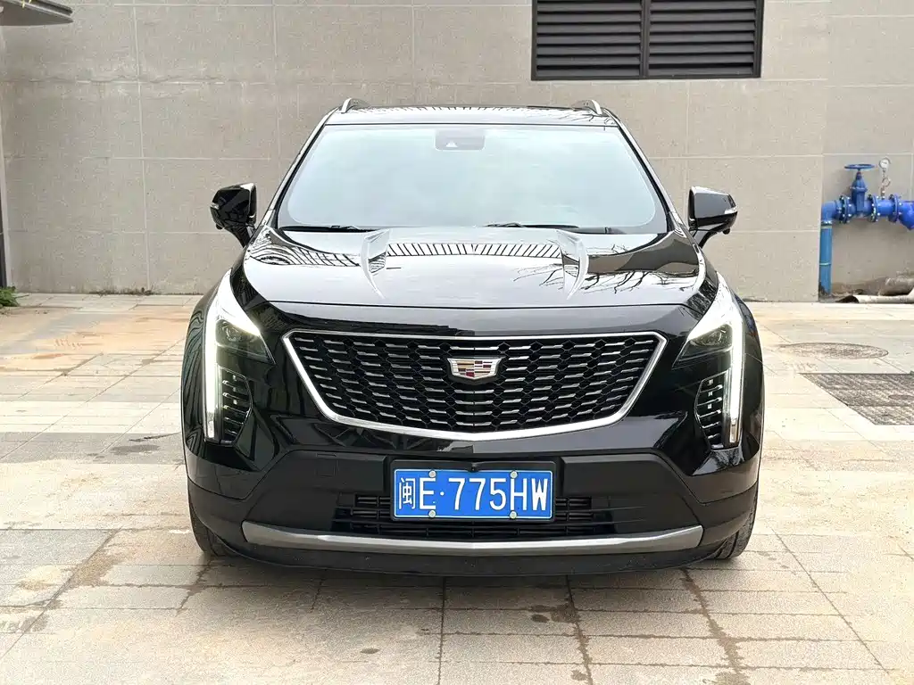 Cadillac XT4 2022 28T two-wheel drive premium model купить на сайте DeffCars