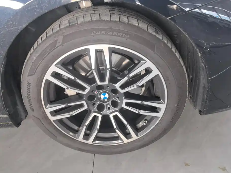 BMW 5 Series 2025 530Li Leading M Sports Package купить на сайте DeffCars