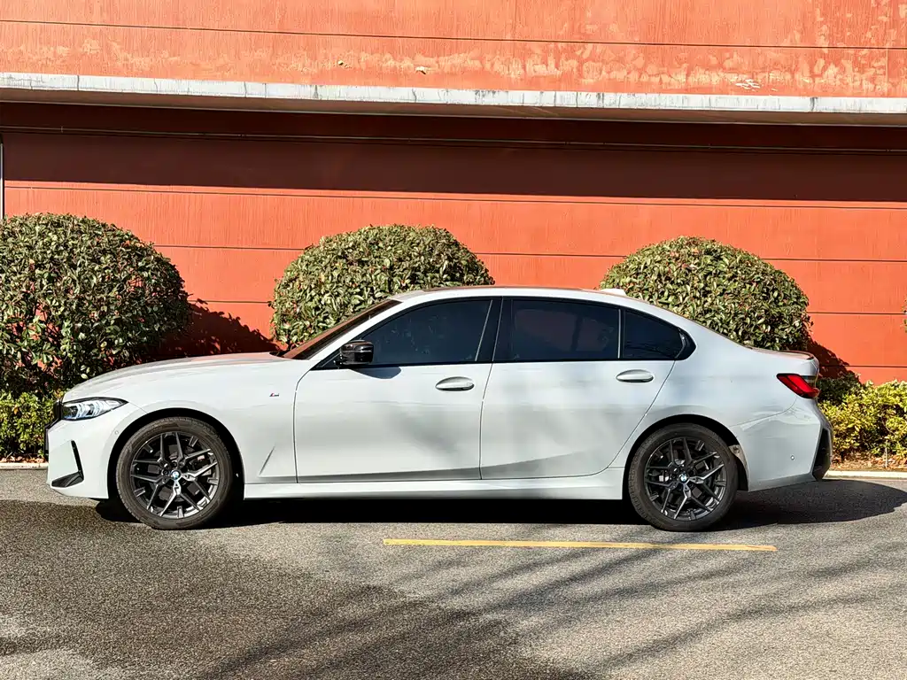 BMW 3 Series 2025 330Li M Sports Night Package купить на сайте DeffCars