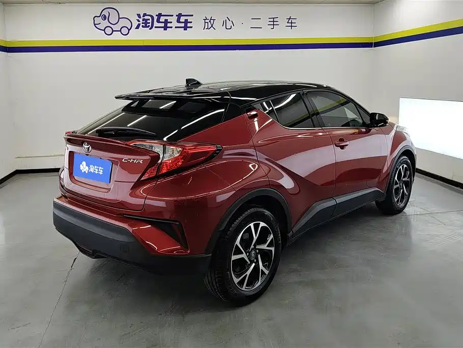 Toyota C-HR 2018 2.0L Leading Sunroof Version National VI купить на сайте DeffCars