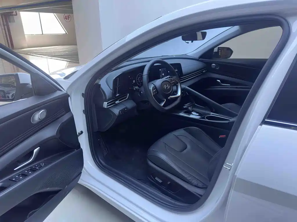 Elantra 2022 1.5L CVT LUX Premium Edition купить на сайте DeffCars