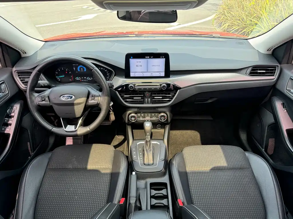 Focus 2019 Hatchback 1.5L Automatic NeochaEDGE National VI купить на сайте DeffCars