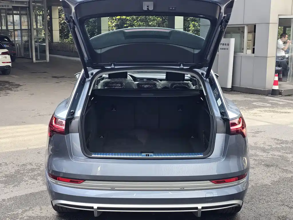 Audi e-tron 2021 50 quattro premium model купить на сайте DeffCars