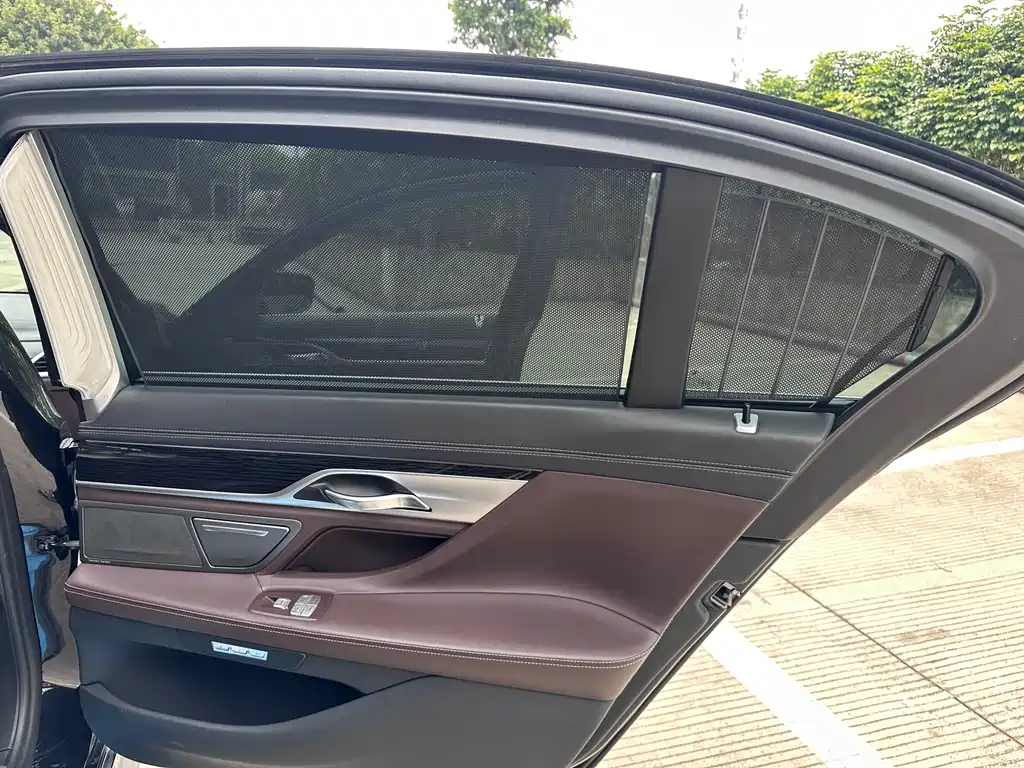 BMW 7 Series 2018 740Li Leading M Sports Package купить на сайте DeffCars
