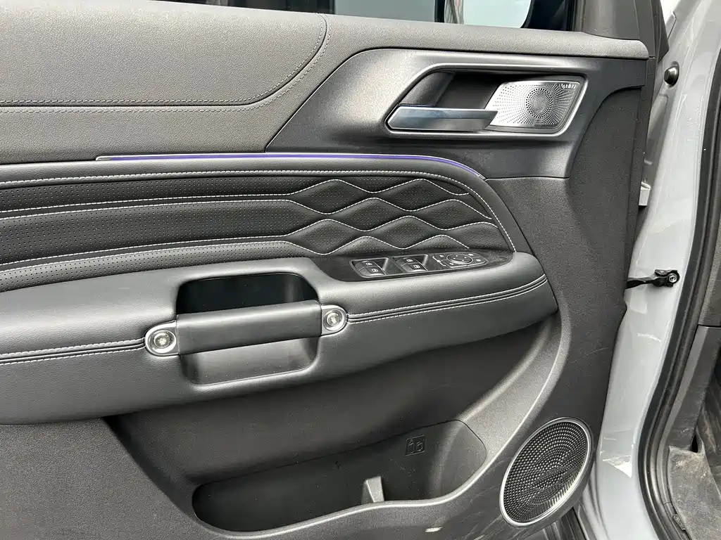 Tank 300 2021 Off-Road Version 2.0T Conqueror купить на сайте DeffCars