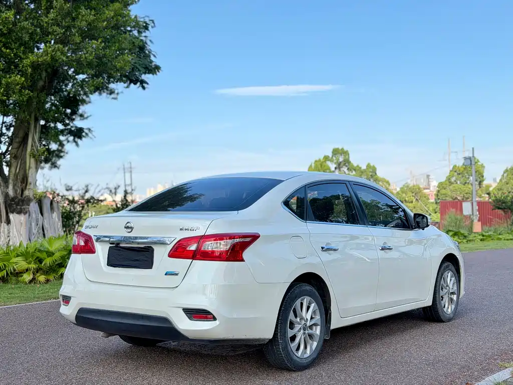 Sylphy 2018 1.6XV CVT Exclusive Edition купить на сайте DeffCars