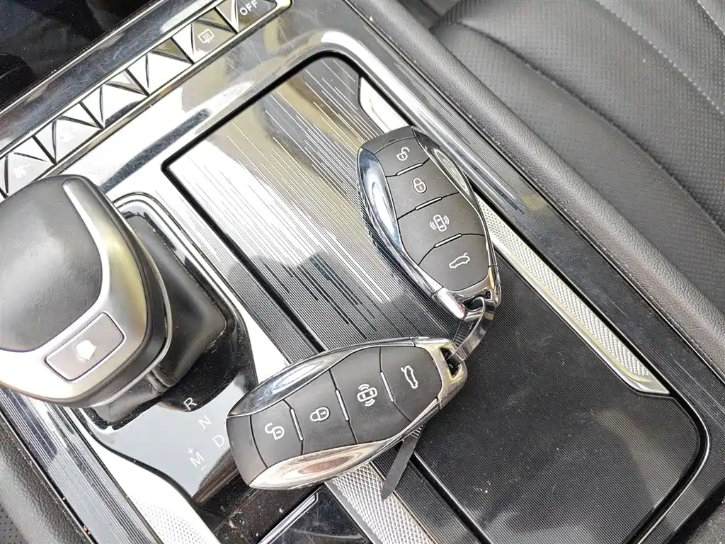 Hongqi H5 2024 1.5T DCT Zhilian Qiyun Edition купить на сайте DeffCars