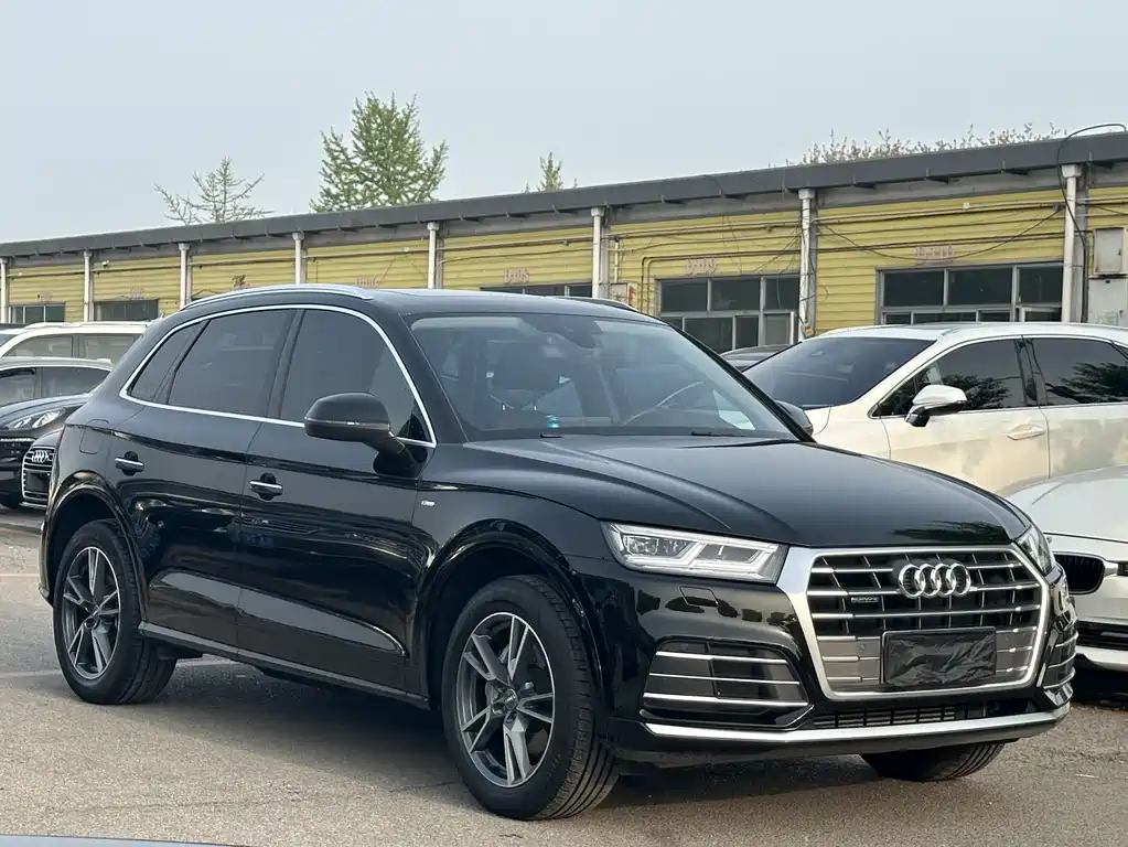 Audi Q5L 2020 40 TFSI enjoys fashionable style купить на сайте DeffCars