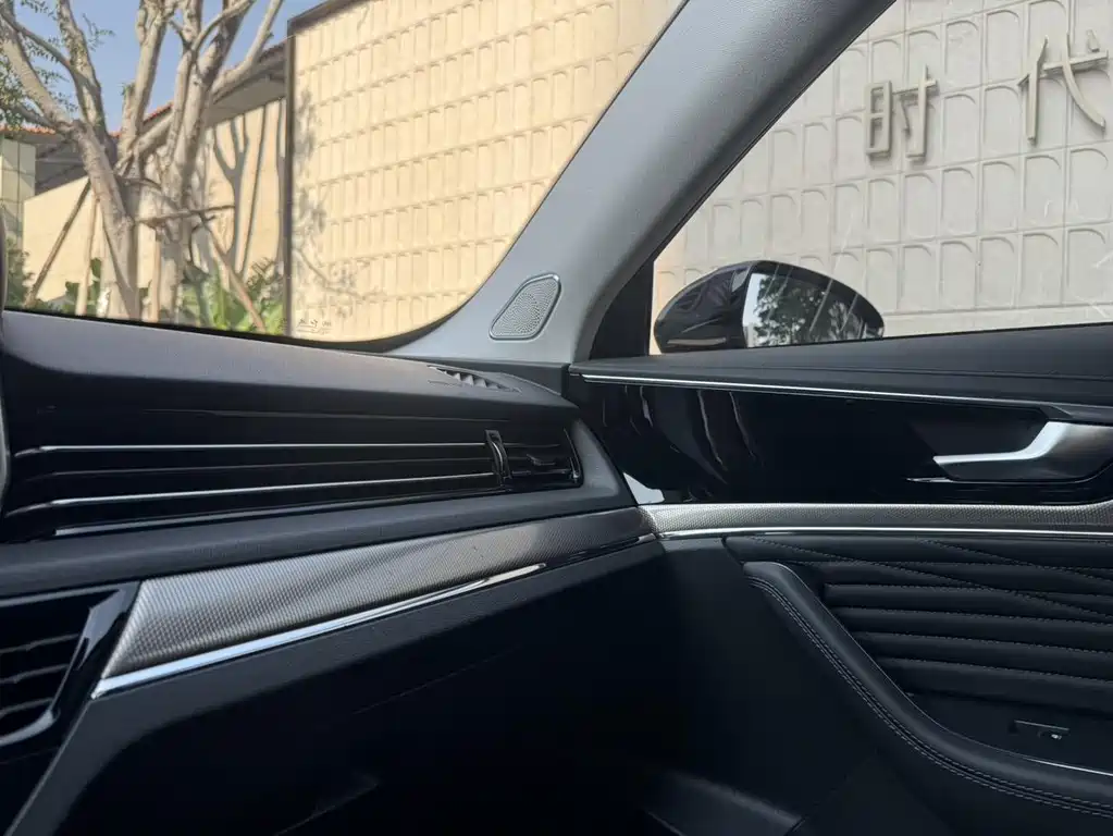Hongqi HS5 2022 facelift 2.0T Zhilian Flagship Edition купить на сайте DeffCars