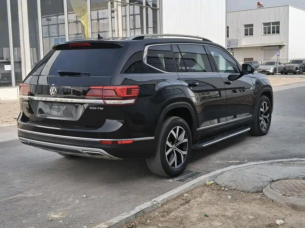 Touron 2017 330TSI two-wheel drive luxury version купить на сайте DeffCars