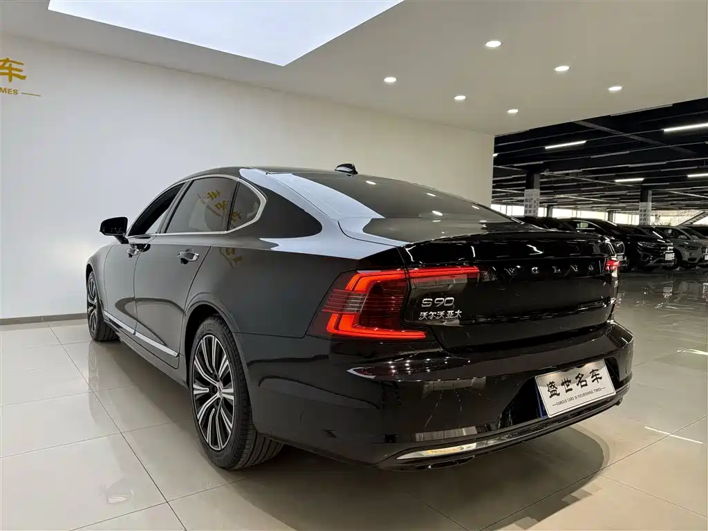 Volvo S90 2021 B5 Zhiyi Luxury Edition купить на сайте DeffCars