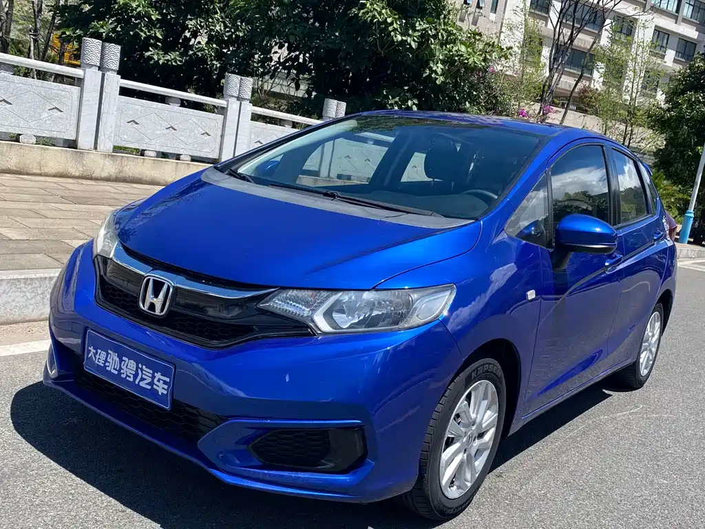 Fit 2018 1.5L CVT Comfort Skylight Edition купить на сайте DeffCars