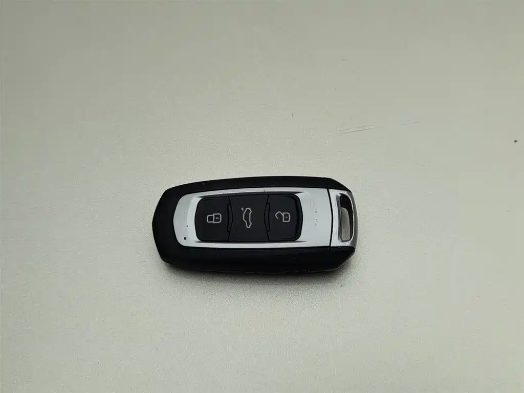 Emgrand GL 2018 1.8L manual elite smart connected model купить на сайте DeffCars