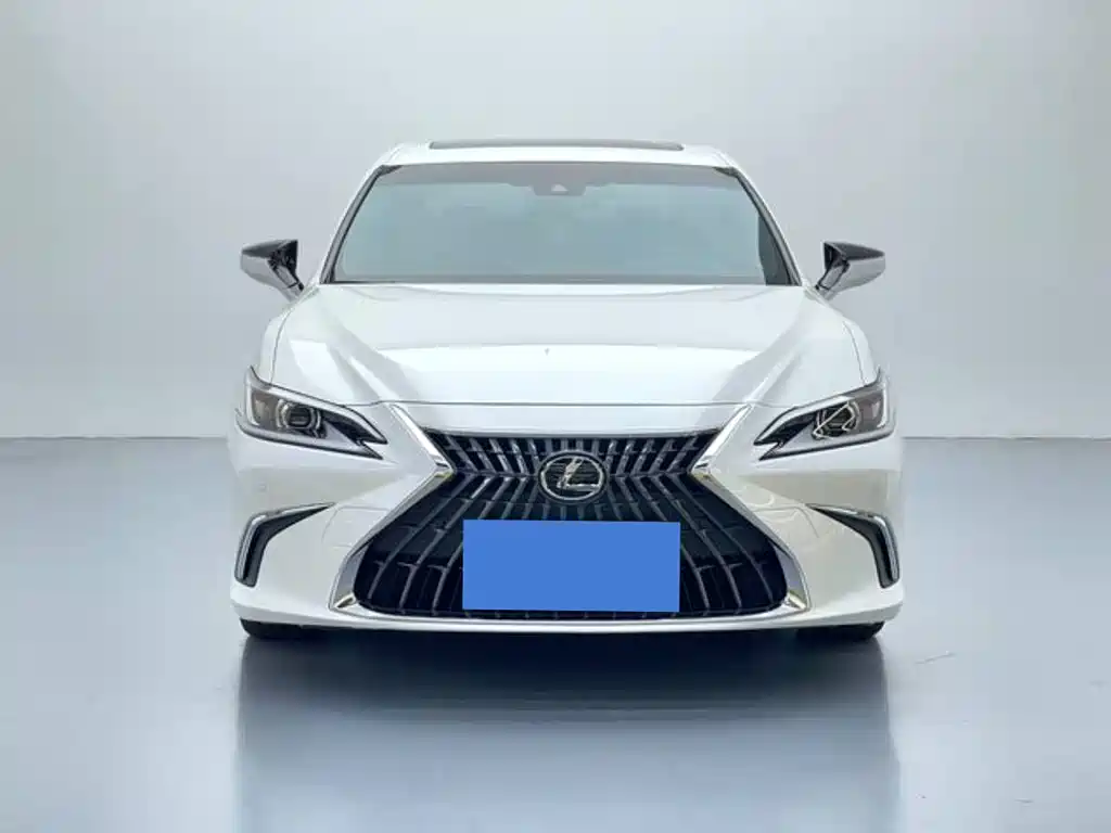 Lexus ES 2022 300h Excellence Edition купить на сайте DeffCars