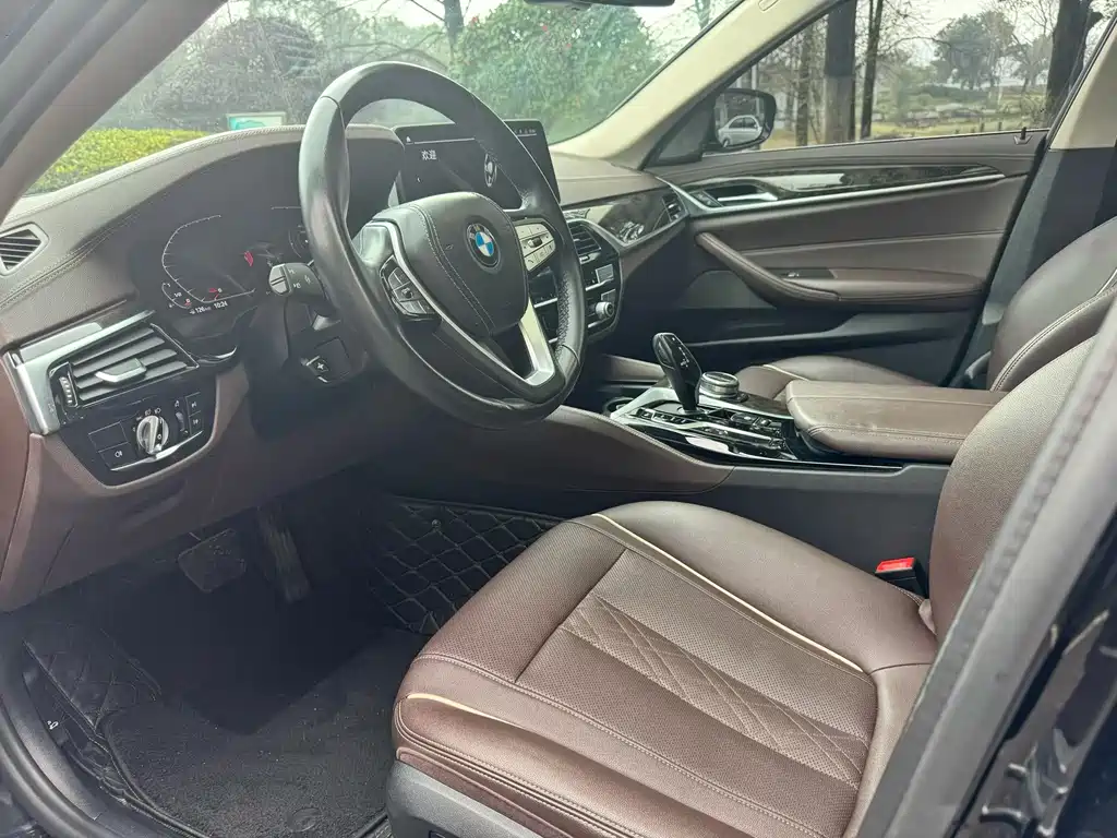 BMW 5 Series 2021 525Li Luxury Package купить на сайте DeffCars